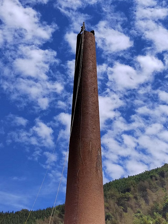 煙囪拆除公司：注重綠色、環(huán)保的拆除方式